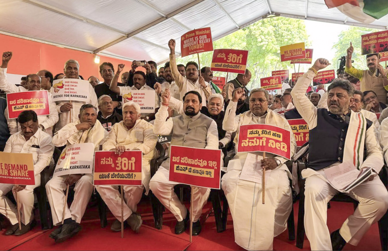 North vs South Fund Fight: Karnataka leaders Stages Protest in New Delhi over Unfair Tax Devolution